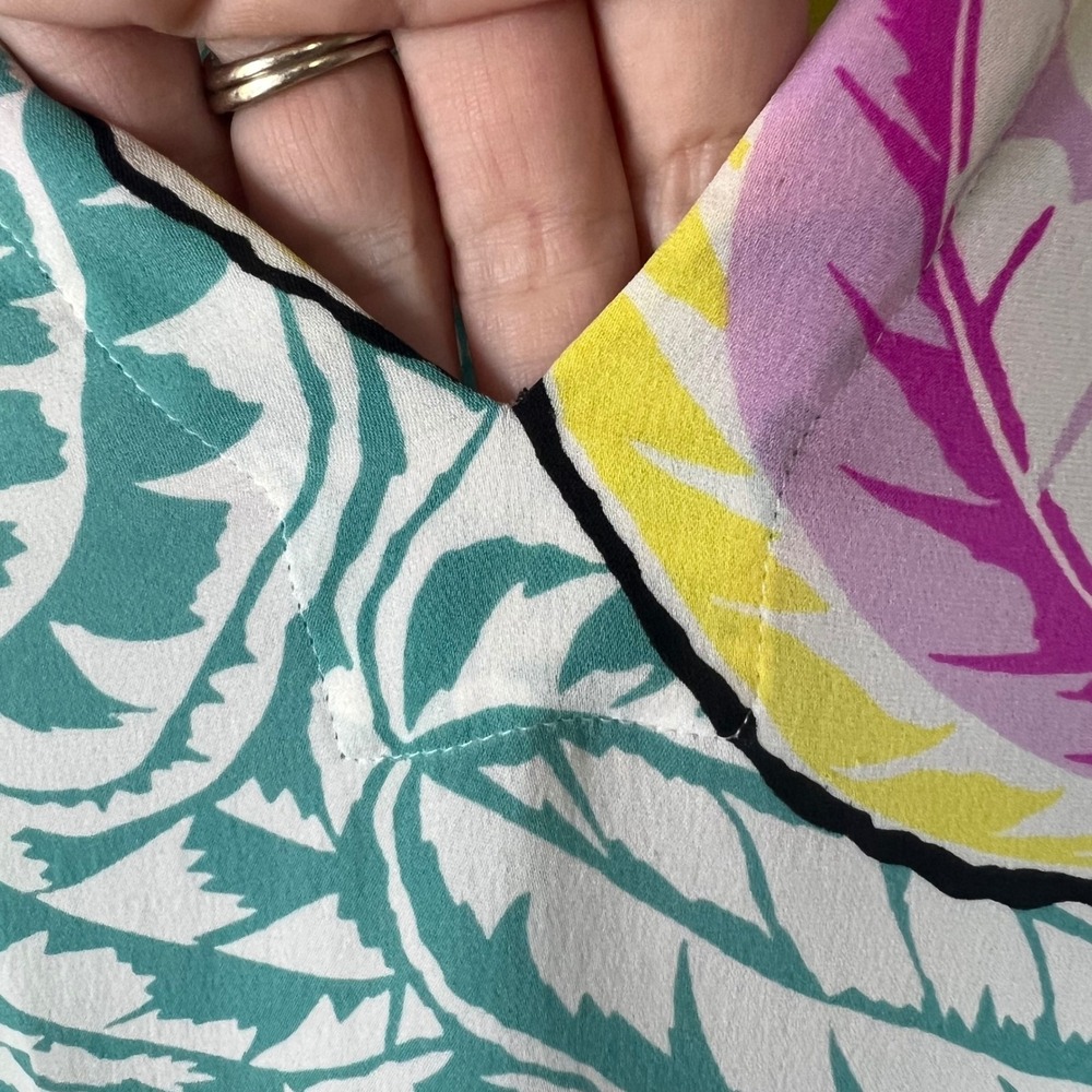 Theory 100% Silk Blouse M Georgette Teal Pink Yellow Tropical Leaf Resort Luxury - Picture 7 of 14